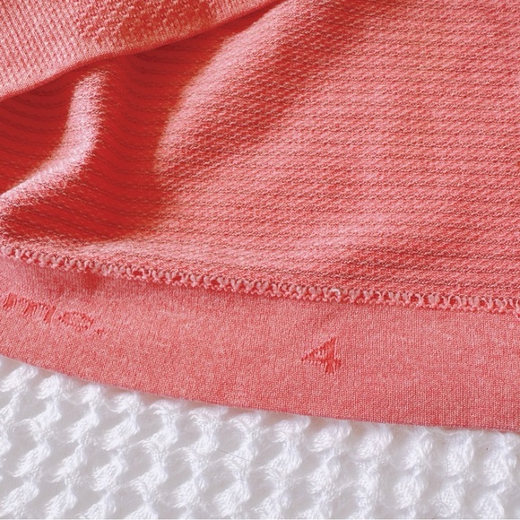 $88 LULULEMON RUN SWIFTLY TECH HALF ZIP SHIRT TOP sz 4 PINK CORAL LONG SLEEVE - Picture 8 of 9